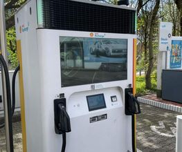 Shell Recharge Charging Station Bild 2