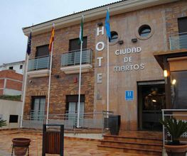 hotel-ciudad-de-martos-fachada-hotel-01.jpg