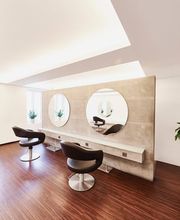 Mc Connell Hairdressing Bild 1