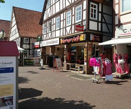Springe Außenansicht