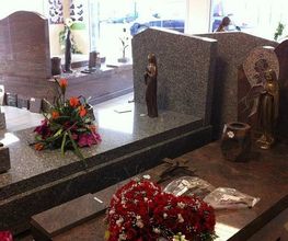 Menuzzo funeraire image 3