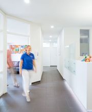 Zahnmedizin Dr. Boeck in Weissach - Empfangsbereich