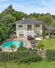 Stilvolle Architektur und gehobene Lebensqualität – mit privatem Außenpool in Altenwalde
