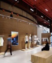 On Flagship Store Milan Vittorio Emanuele immagine 5