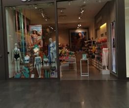 Calzedonia image 1