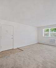 Elwood Gardens Apartments image 11