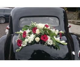 Eth_Jardineria-adorno-floral-en-coche-03-g.jpg