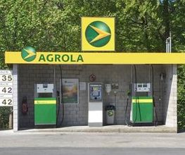 AGROLA Tankstelle in Sigriswil überdacht mit Zahlterminal und Tanksäulen