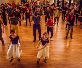 Voulez-Vous-Danser image 5