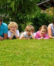 Wir freuen uns auf Ihren Besuch. Familie Weishaupt-Steffelin