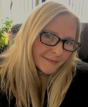 Viann (Vi) Wootten, Business Manager