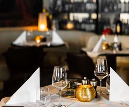 Wine Lounge Table