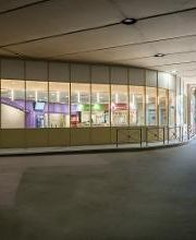 zone d'accueil voyageurs du parking Bercy Autocars à Paris