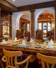 Restaurant Arvenstube, alpine chic, local food, meat, vegetarian