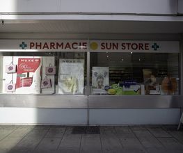 fenetre-pharmacie-sun-store-geneve-wilson