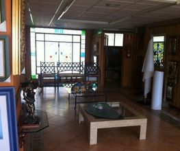 100426-cristaleria-arte-interior-de-casa-decorada-con-cristales.jpg