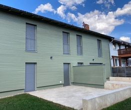 Zweifamilienhaus_Fenster_Aufsatzraffstore.jpg