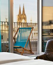 Hotel Motel One Köln-Neumarkt - Room