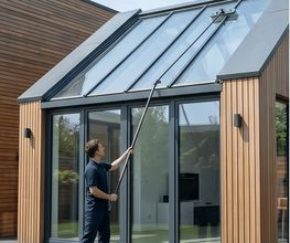 Window cleaning Pure Bild 2