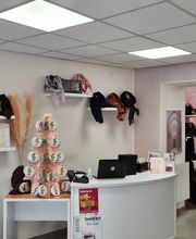 A Fleur De Peau image 11