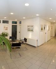 Zahnärztin Dr. med. dent. Aynur Sahin-Kurul Bild 5