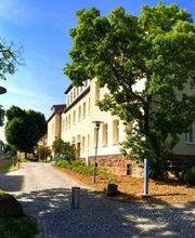 Mit 150 Jahren Klinikerfahrung am Standort Leisnig stehen wir in einer Tradition innovativer, moderner Medizin für die Region.