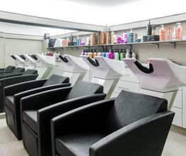 Caractère Coiffure image 7