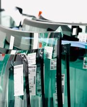 Unser Lager an Frontscheiben in Erstausrüsterqualität für Bietigheim-Bissingen und Umgebung. Wir halten passende Scheiben für PKW, LKW und Transporter bereit, um im Schadensfall schnelle Hilfe zu leisten.