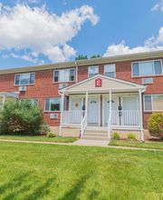 Concord Court Apartments image 14