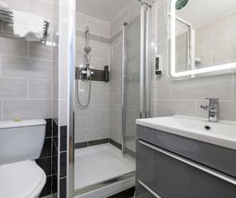 B&B HOTEL Bollène image 4