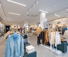 Lacoste Vichy image 2