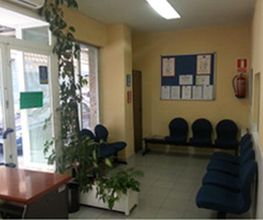 centro-medico-castilla-salon-espera-02.jpg