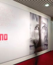 Innenwerbung: Werbeplakat XXL. Produziert von der Firma Bertelmann GmbH & Co. KG aus Bünde, in NRW.