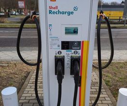 Shell Recharge Charging Station Bild 1