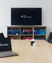 Notar Andreas Greger, in Ingolstadt berät Sie als juristischer Experte und klärt sie umfassend über die Bedeutung derartiger Rechtsgeschäfte auf. Er wahrt die Interessen sämtlicher Vertragsteile durch rechtssichere Formulierungen und gewährleistet, dass rechtlich Unerfahrene nicht benachteiligt werden. Er beurkundet Rechtsgeschäfte und erledigt als vertrauenswürdige Schnittstelle zwischen den Vertragspartnern, Behörden, Gerichten und Finanzämtern den reibungslosen Vollzug der Urkunden. So sorgt er für Rechtssicherheit und Rechtsfrieden.