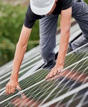 Gemeinsam entwickeln wir das für Sie passende Energiekonzept, das auf Ihre Bedürfnisse zugeschnitten ist. Unsere innovativen Lösungen geben Ihnen die Möglichkeit, unabhängiger von den Schwankungen der Strompreise zu werden.