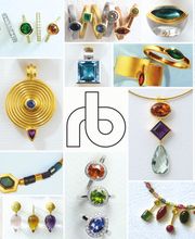 Familie Buschmann mit ausgewählten Schmuckstücken