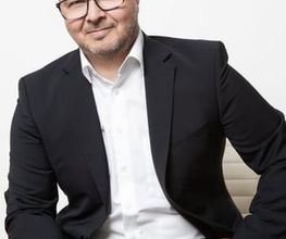 Dr. Pirmin Schmid
Rechtsanwalt Notar
Fachanwalt für Bau- und Architektenrecht
Schiedsrichter und Schlichter nach SOBau