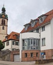 Außenansicht der Geschäftsstelle Strümpfelbrunn