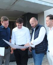 Die BT Hausverwaltung Koblenz GmbH steht für moderne, lösungsorientierte Immobilienverwaltung mit persönlichem Ansprechpartner und fundierter Erfahrung in der Betreuung von Wohn- und Gewerbeobjekten.