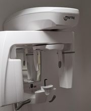 Zahnarzt Dr. Thomas Thometzki, M. Sc. Implantologie & orale Chirurgie, Ästhetik und Veneers Bild 12