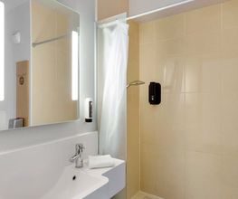 B&B HOTEL Dunkerque Centre Gare image 8