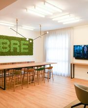 Uno spazio professionale e accogliente dove i nostri esperti pianificano le strategie per i leader del mercato immobiliare.