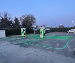 IPLANET Ricarica in sicurezza in modalità ultra fast per tutti i veicoli elettrici.