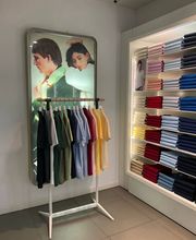 Close Up - Store