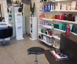 Neuilly Coiffure image 3