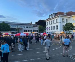SwissAllSecurity ist ein renommiertes Sicherheitsunternehmen in der Schweiz, das professionelle Sicherheitslösungen und -dienstleistungen anbietet, darunter Objektschutz, Überwachung, Personenschutz und Sicherheitsberatung für Privatpersonen und Unternehmen.