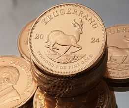 Weltweit bekannte und beliebte Goldmünze Krügerrand aus Südafrika. In unserem Online-Shop sofort verfügbar mit einer Auswahl von verschiedenen Jahrgänge.