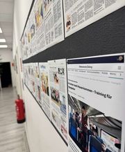 TA WingTsun Seelze - Pressewand mit Zeitungsartikeln, Berichten und Medienbeiträgen über Training, Sicherheit, Selbstverteidigung und Engagement im sportlichen Umfeld.