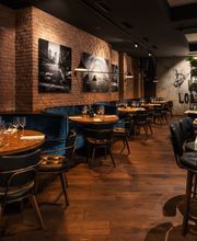 Simon's Steakhouse Grill & Restaurant & Bar Bild 2